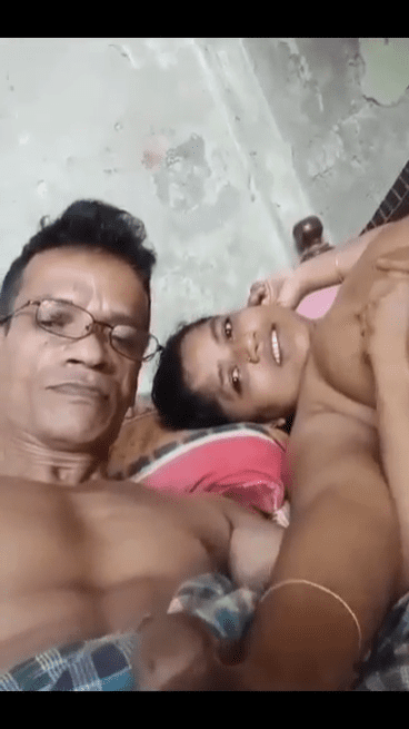 Kolkata boudi boobs suck sex makan malik ke sath chudti huy