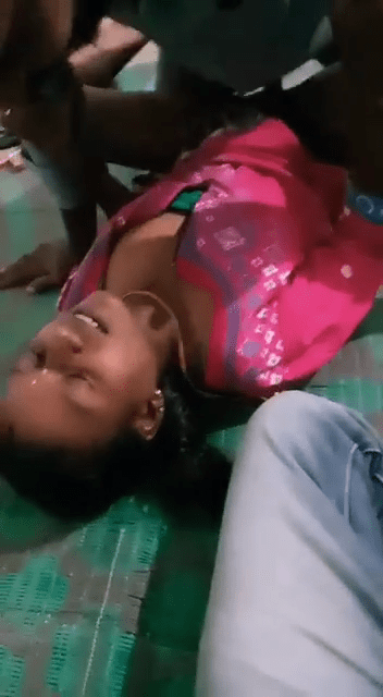 Madurai Tamil bhabhi threesome sex pati aur dost sath