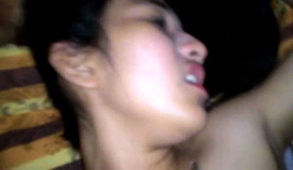 Dard se chilati rahi lakin Chudai nahi ruki Gf Ko Jahtke De De Ke Pela